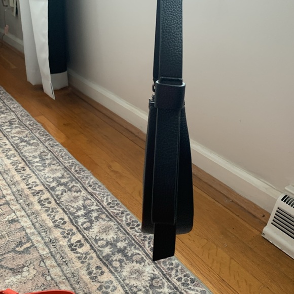 Stylish Black and Coral Handbag Set - Picture 4 of 6